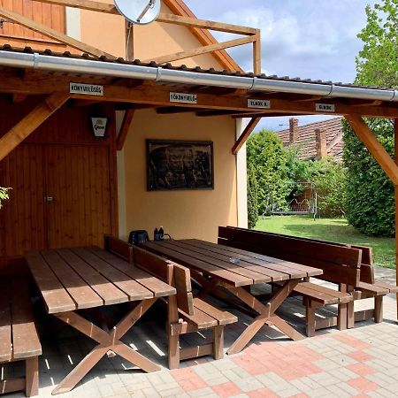 Matrai Vadaszhaz Matraterenye Buitenkant foto