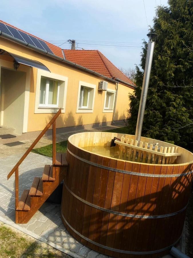 Matrai Vadaszhaz Matraterenye Buitenkant foto